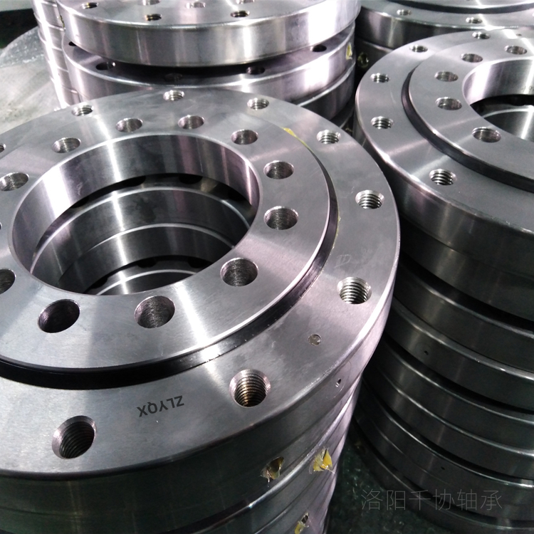 交叉滾子軸承運轉不順滑原因及解決辦法 交叉滾子軸承運轉不順滑原因及解決辦法